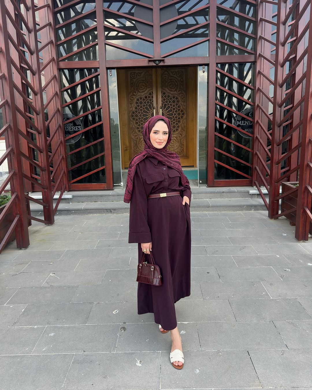 V Yaka Elbise - Taş